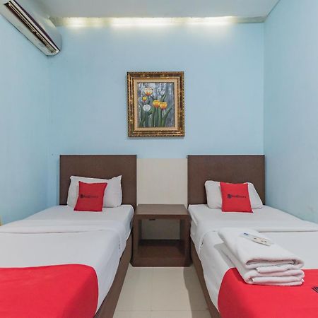 Reddoorz At La Mega Near Pasar Pagi Cirebon Hotel Kültér fotó