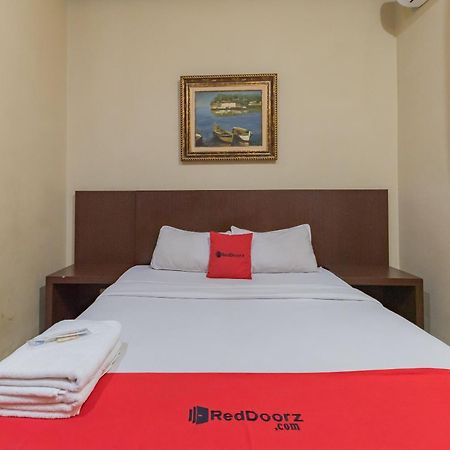 Reddoorz At La Mega Near Pasar Pagi Cirebon Hotel Kültér fotó