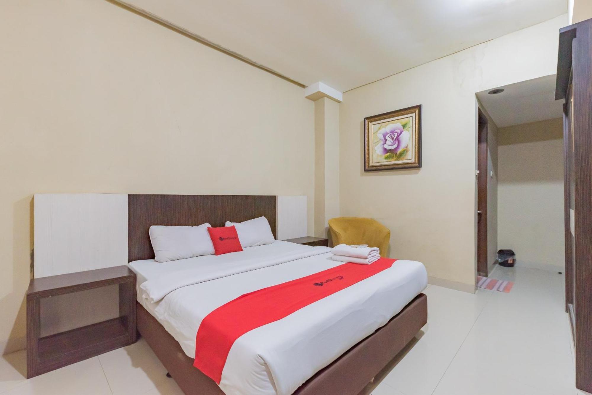 Reddoorz At La Mega Near Pasar Pagi Cirebon Hotel Kültér fotó