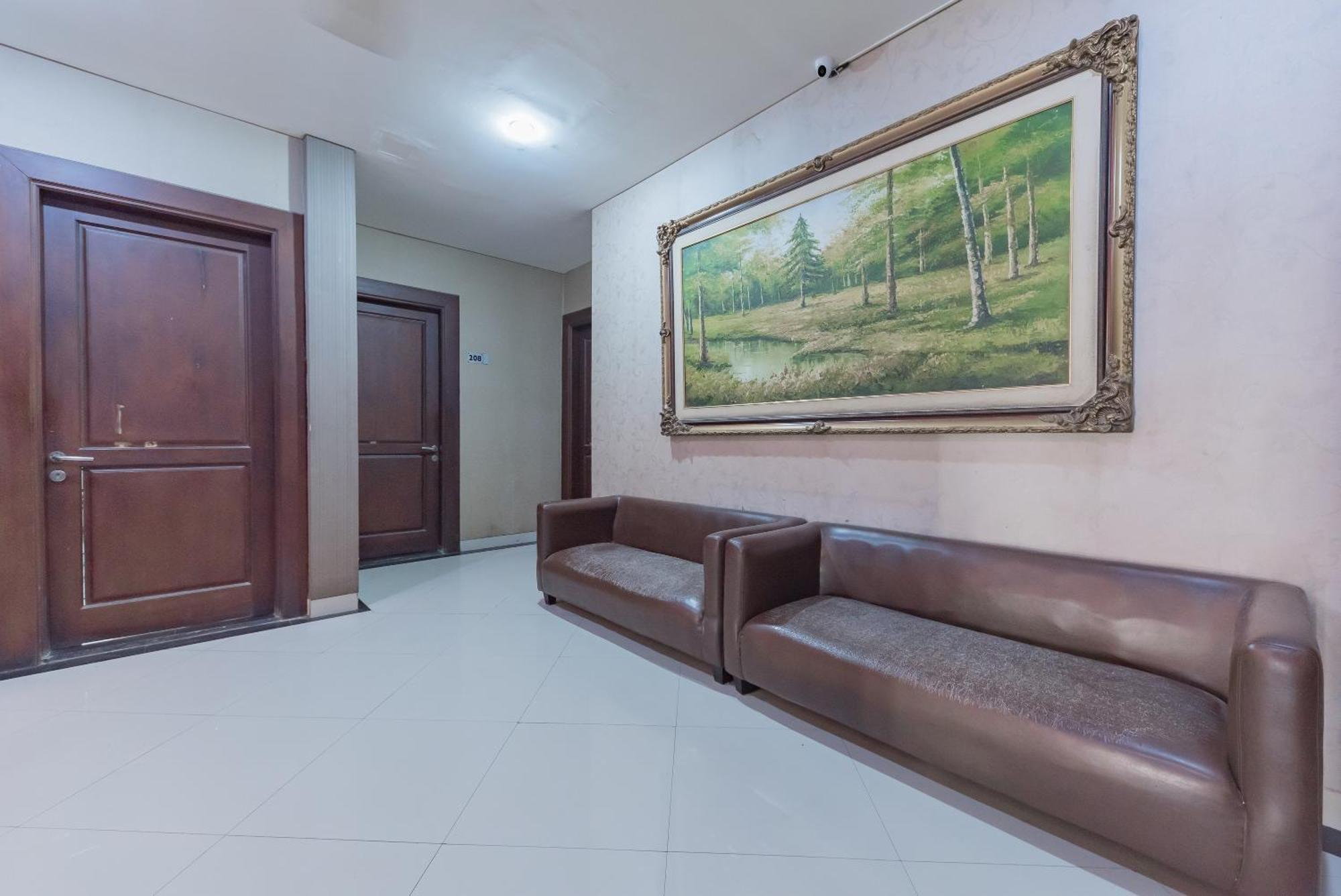 Reddoorz At La Mega Near Pasar Pagi Cirebon Hotel Kültér fotó