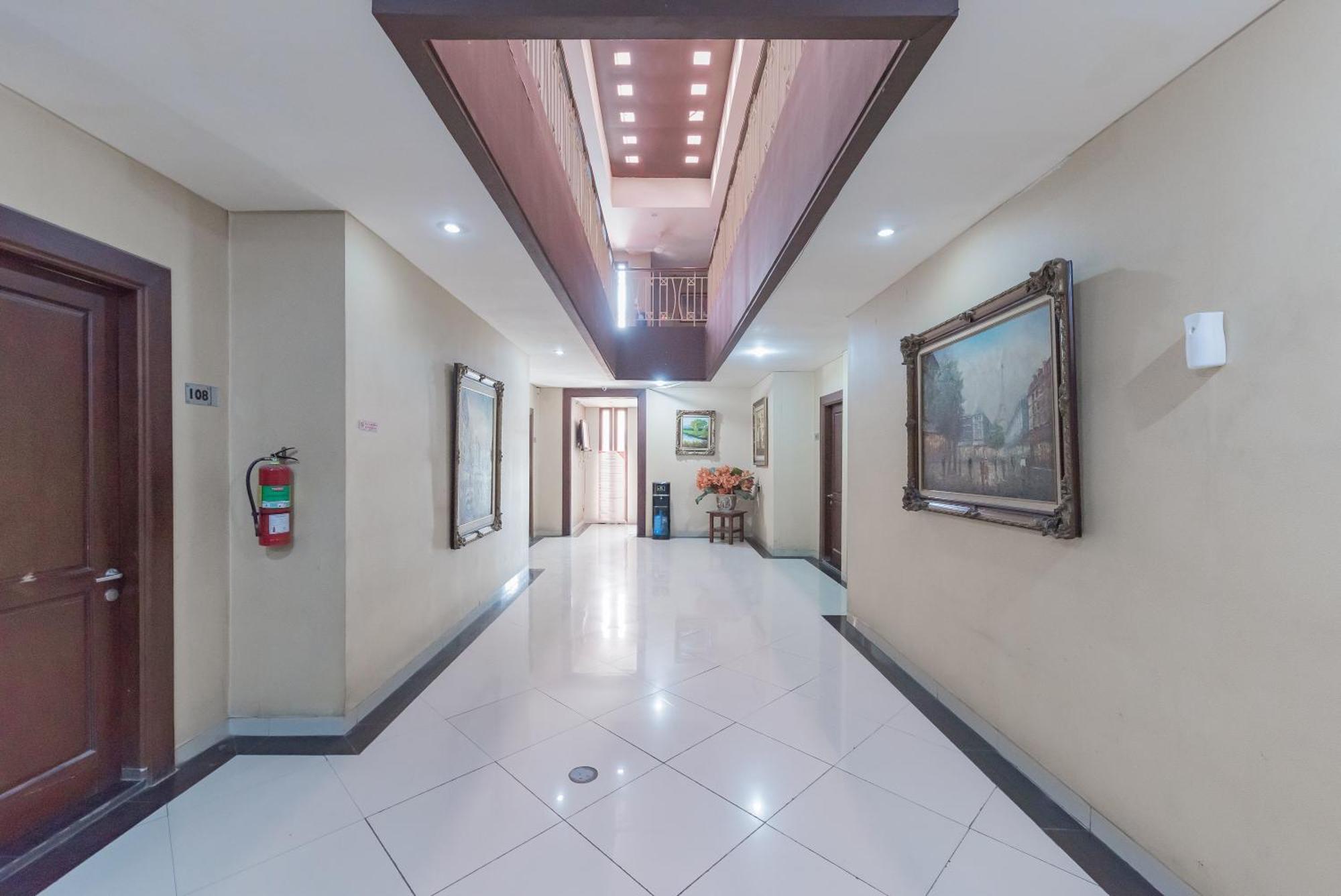 Reddoorz At La Mega Near Pasar Pagi Cirebon Hotel Kültér fotó