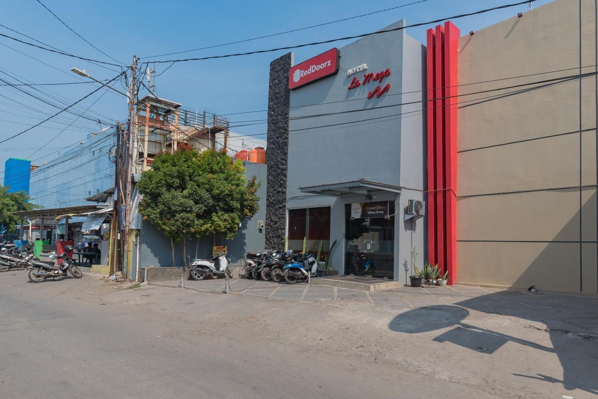 Reddoorz At La Mega Near Pasar Pagi Cirebon Hotel Kültér fotó